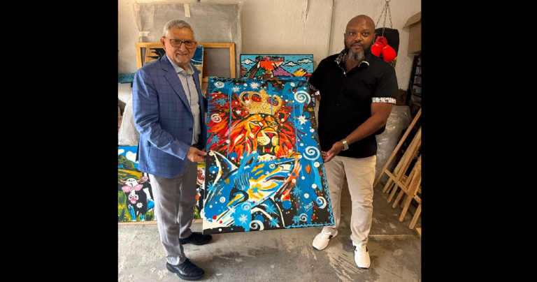 Jorge Carlos Fonseca visite l&rsquo;atelier de Nelson Neves en marge du Festival Sete Sóis Sete Luas